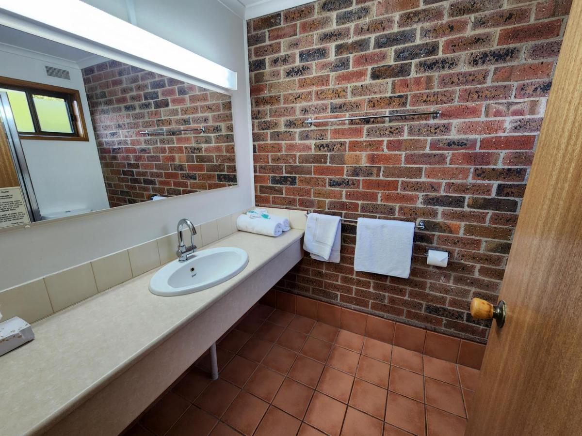 Country Roads Motor Inn Naracoorte Exteriör bild