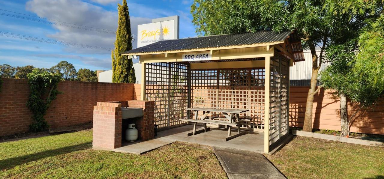 Country Roads Motor Inn Naracoorte Exteriör bild
