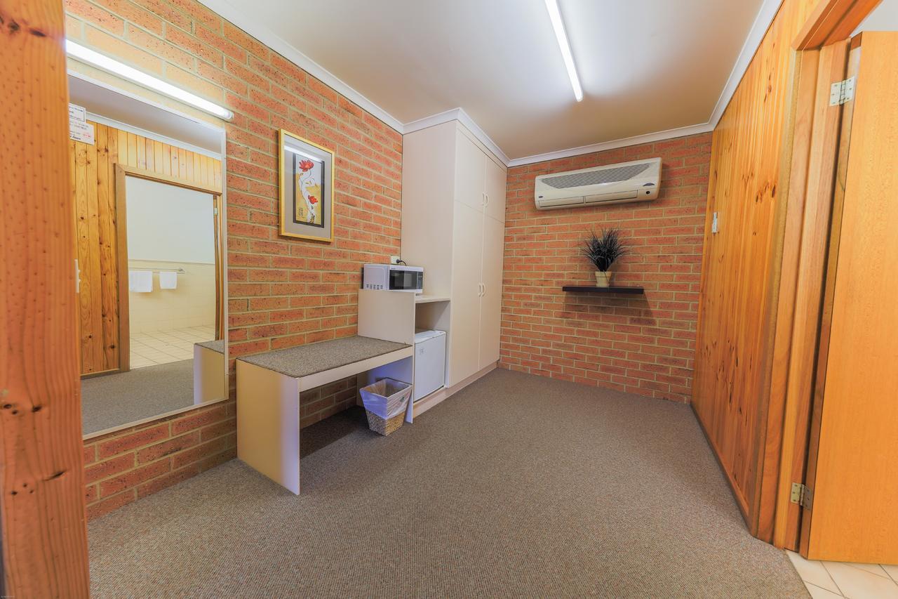 Country Roads Motor Inn Naracoorte Exteriör bild